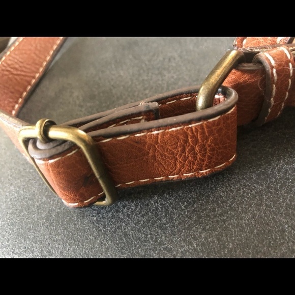 b.o.c. Born Brown Leather Shoulder Bucket Bag Zip Top Large Outer Pocket 10X10 - Picture 8 of 9